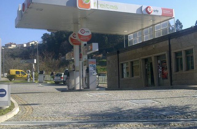 Posto de combustíveis